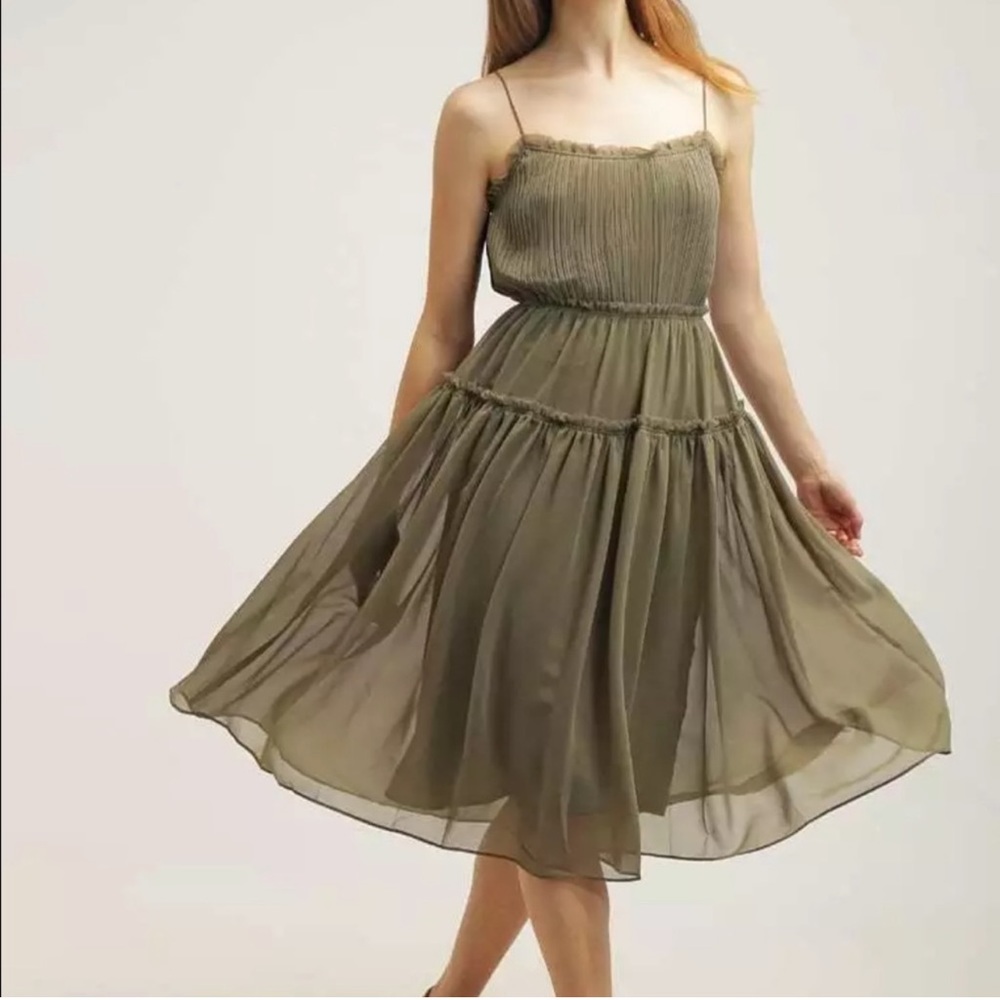 Banana Republic Pleated Tiered Dress Olive Green 8